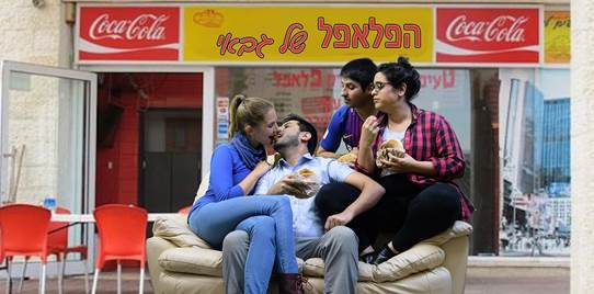 תאטרון ביכורים | הפלאפל של גבאי תאטרון ביכורים | הפלאפל של גבאי