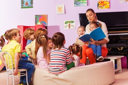 שעת סיפור: קהילה מספרת שעת סיפור: קהילה מספרת
