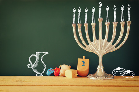 חוגגים חנוכה של אור במרכז פנאי קלור חוגגים חנוכה של אור במרכז פנאי קלור