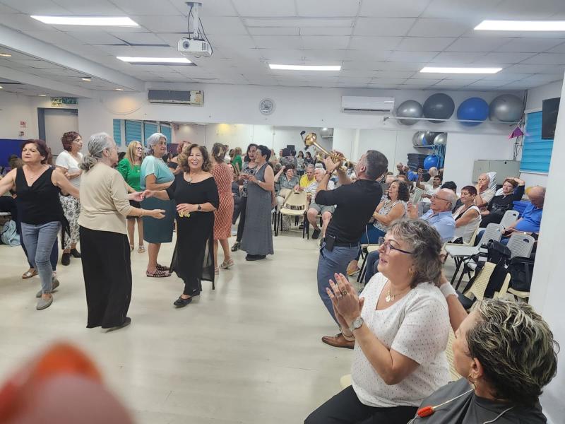 חג שמח ומוזיקלי ברעים